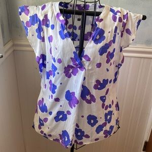 Cabi Top Spring 2021 Violet Top in EUC Size Med